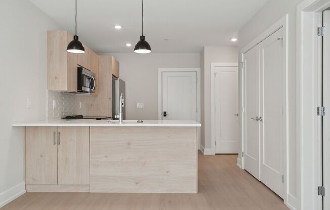 1 bed, 1 bath, 618 sqft, $1,800, Unit Unit 636
