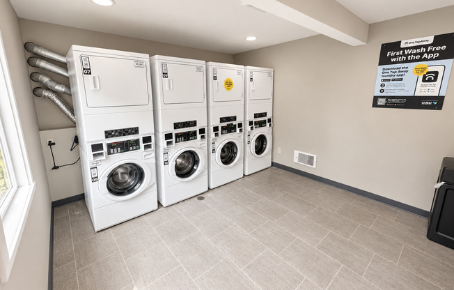 1 bed, 1 bath, 585 sqft, $1,795, Unit A03