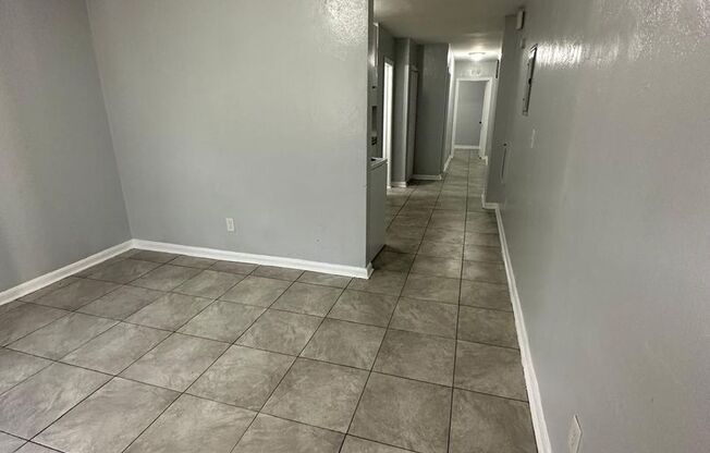 2 beds, 1 bath, 750 sqft, $900