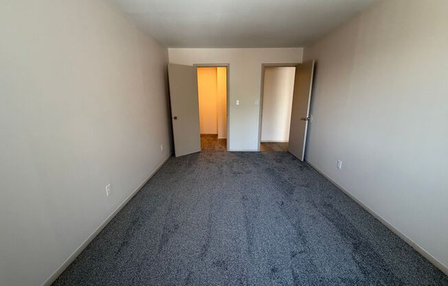 1 bed, 1 bath, $815, Unit 16