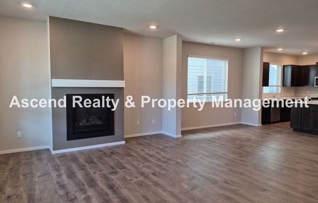 End Unit Vineyards @ Abbey Creek Bethany Townhome Open Floor Plan NO Pets Available NOW!