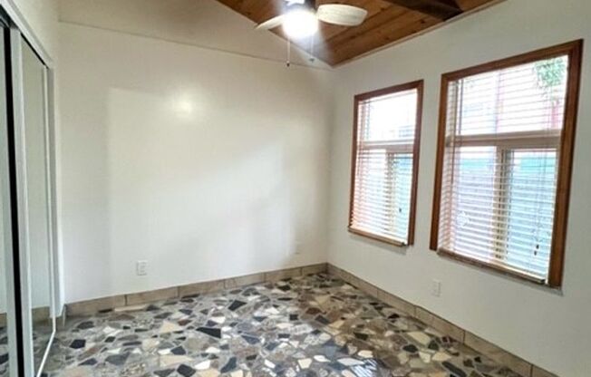 2 beds, 2 baths, $3,000