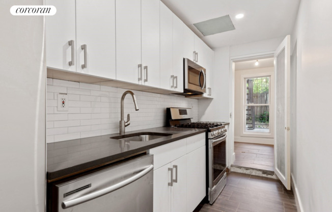 438 LEWIS AVE
