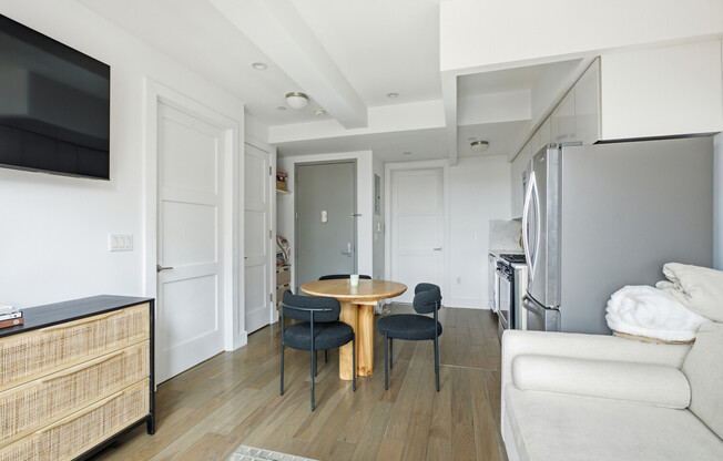 399 E 8 ST