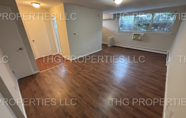 315 W 8th