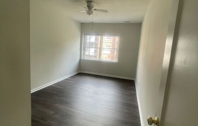 3 beds, 2 baths, 1,600 sqft, $2,195, Unit Apt. A