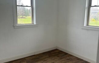 1 bed, 1 bath, $925, Unit Apartment 5