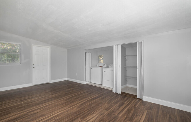 2305 BURNS AVE