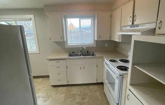 2 beds, 1 bath, $1,450, Unit 285