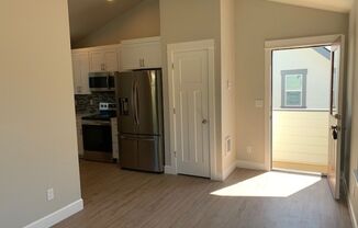 Studio, 1 bath, 360 sqft, $1,550