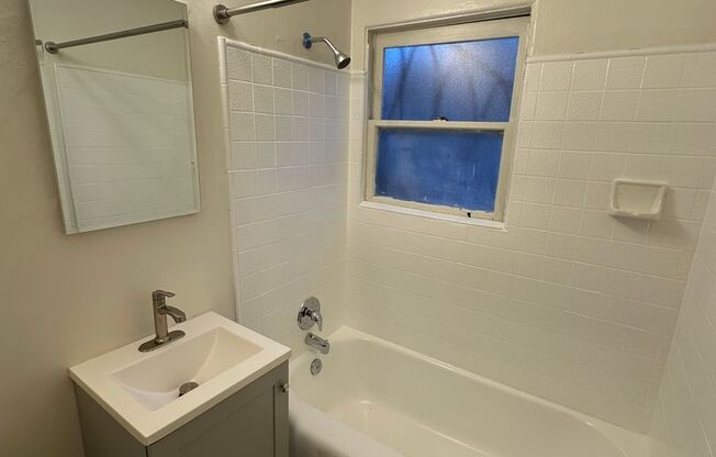 1 bed, 1 bath, $1,895, Unit 4320