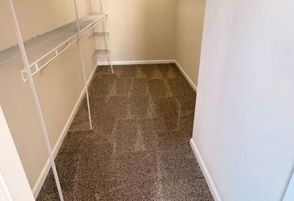 2 beds, 1 bath, 1,047 sqft, $1,242, Unit 14-301