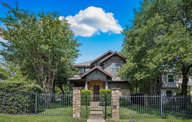 UT PRE-LEASE: Beautiful, Recently Constructed 6 Bed/ 4 Ba Home In North Loop Area, Mins To UT