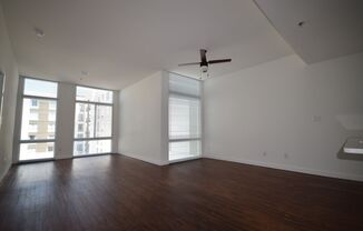 1 bed, 1 bath, 895 sqft, $1,250, Unit 216