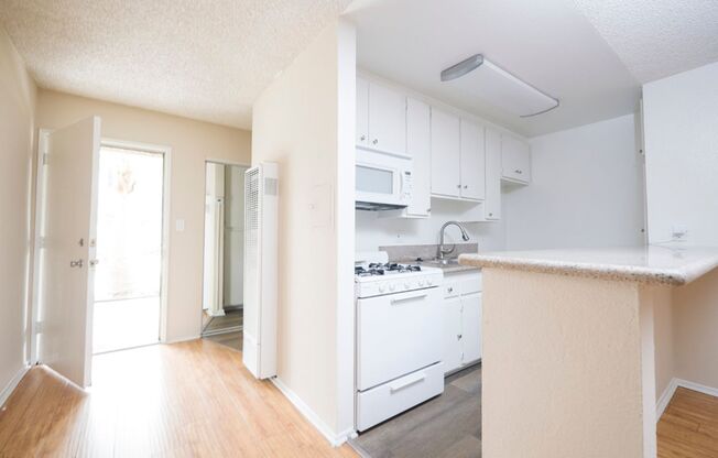 Studio, 1 bath, 599 sqft, $1,595, Unit 045#37