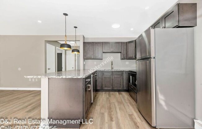 2 beds, 1 bath, 900 sqft, $1,695, Unit Apartment 9