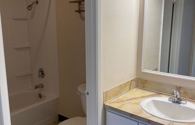 1 bed, 1 bath, 460 sqft, $1,395, Unit 212