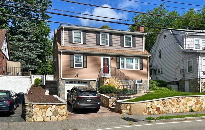 469 APPLETON ST