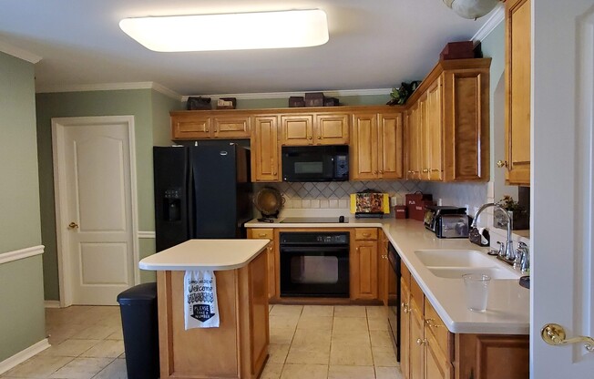 3 beds, 2 baths, $1,500