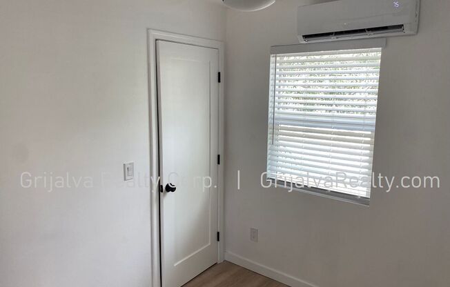 1 bed, 1 bath, 325 sqft, $1,000, Unit 01