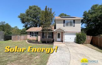 Charming 3-Bedroom Home with Solar Panels in Crestview!