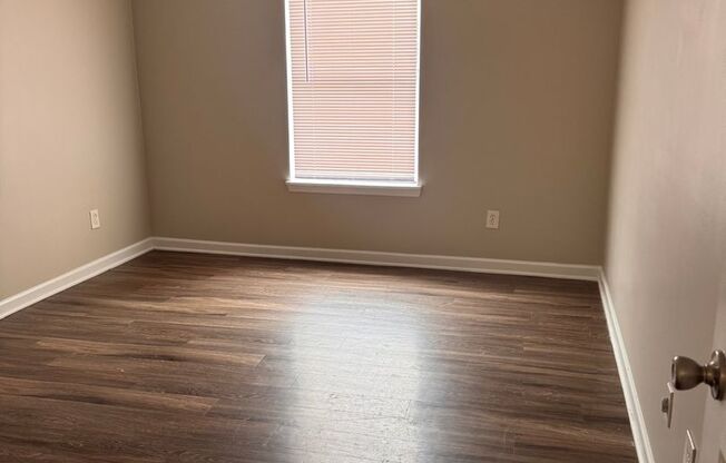 1 bed, 1 bath, 780 sqft, $1,027, Unit 6500-E