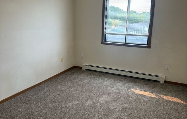 2 beds, 1 bath, 900 sqft, $795, Unit 304