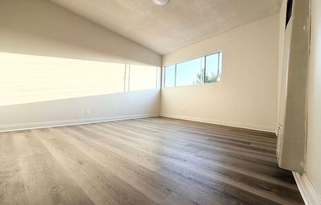 7238 - 7246 N Lotus Ave