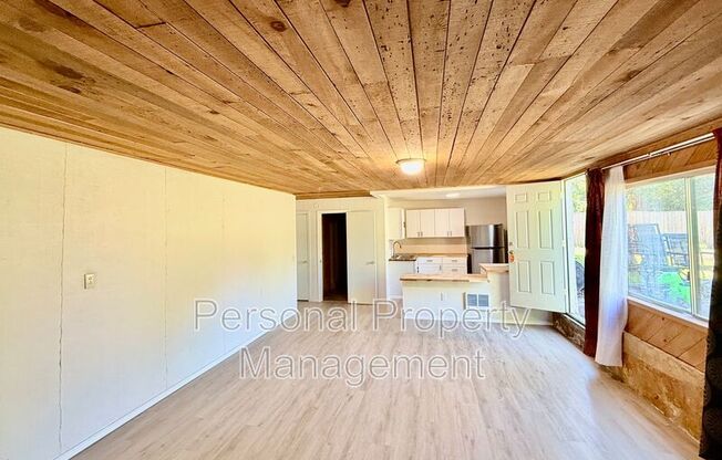 710 SE OLYMPIA DR
