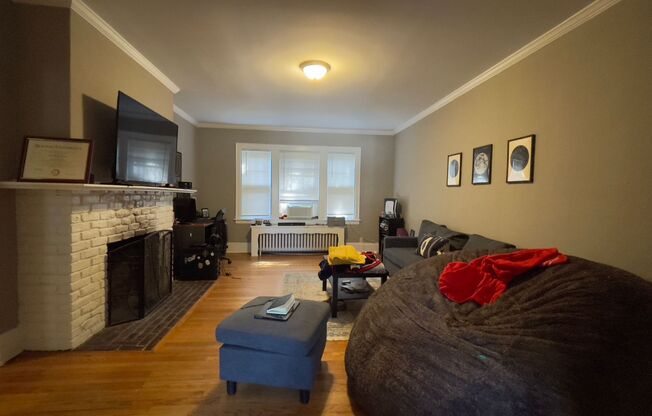 1 bed, 1 bath, $1,750, Unit 816-203