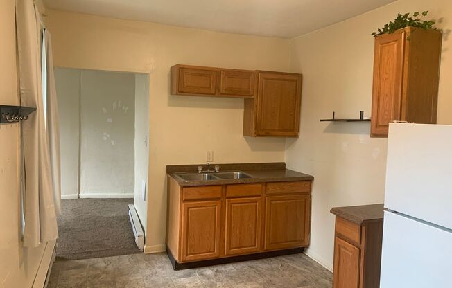 1 bed, 1 bath, $750, Unit Unit #2