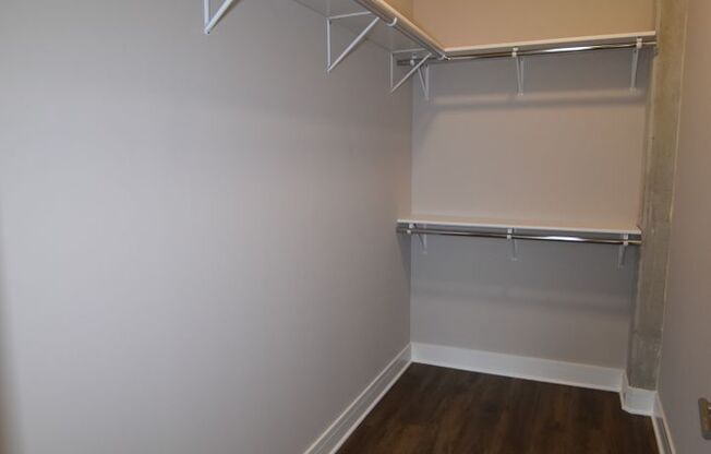 1 bed, 1 bath, 711 sqft, $3,000, Unit 3833-619