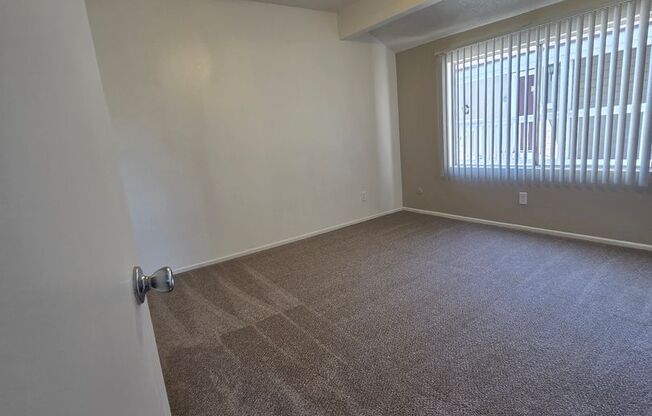 1 bed, 1 bath, 691 sqft, $2,125, Unit 472E