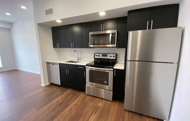 1 bed, 1 bath, 518 sqft, $1,820, Unit 707