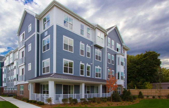 Meet Modera Natick Center by Mill Creek, sophisticated apartments and townhomes where our traditional exterior gives way to stylish homes boasting contemporary finishes and a thoroughly forward-thinking collection of amenities, all backed by our Peace of Mind Service Guarantees