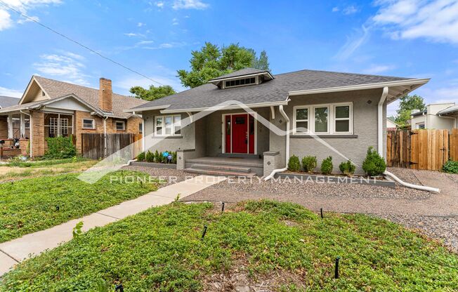 Beautiful Home With Central A/C And Enclosed Backyard