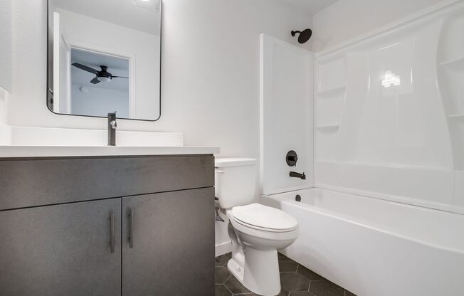 2 beds, 2 baths, 775 sqft, $3,155, Unit 4820-6