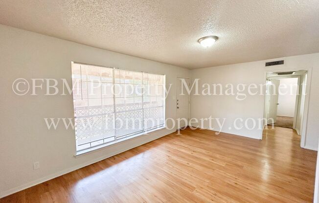 2 beds, 1 bath, $950, Unit A 22