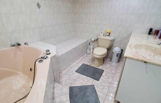 2 beds, 2 baths, 1,200 sqft, $3,000, Unit 410