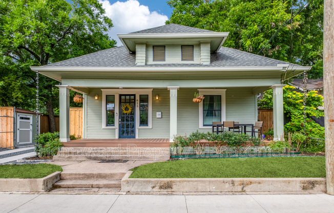 615 N CARROLL AVE