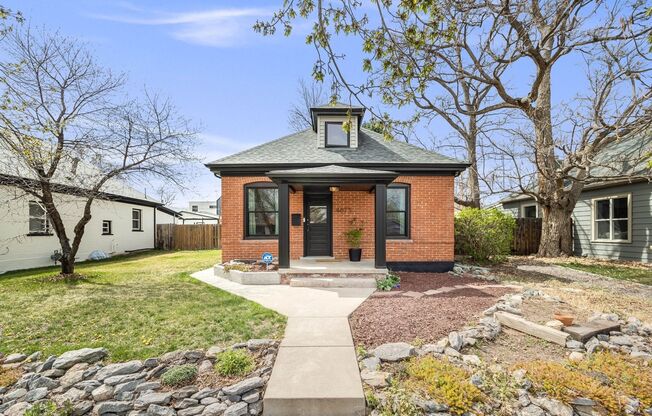 Charming 2BR House in Denver