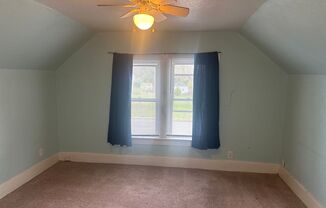 1 bed, 1 bath, $950, Unit upstairs