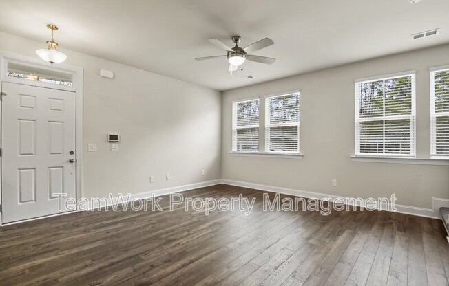 101 LANGLEY DR