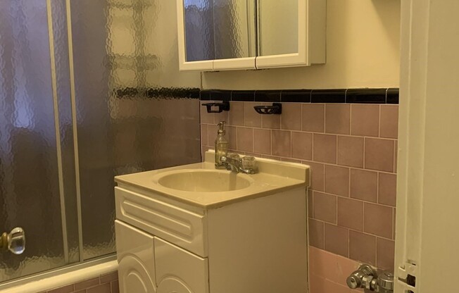 Studio, 1 bath, $1,800, Unit 21