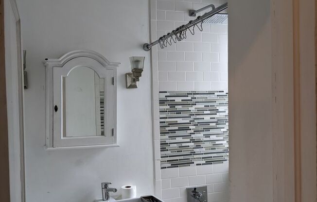 Jamaica Plain top floor 2 bedroom for September 1