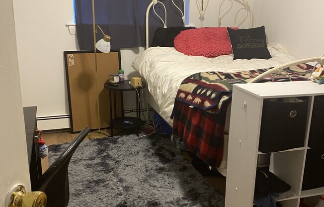 2 beds, 1 bath, $2,780, Unit 2