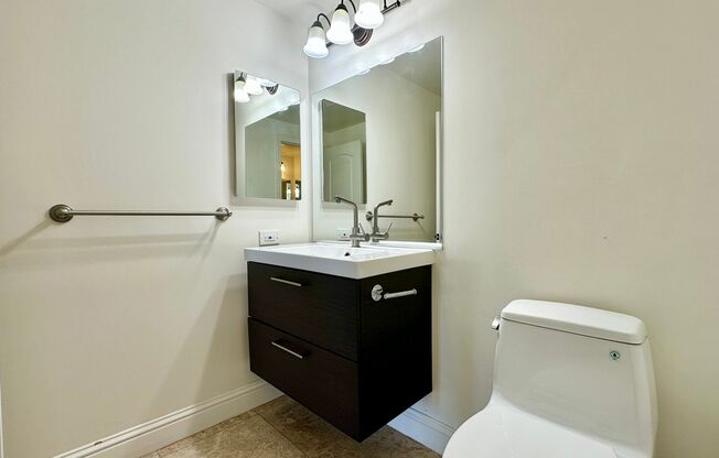1 bed, 1 bath, $2,400, Unit # 2102