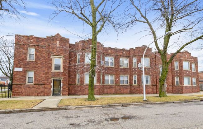 4737-4743 W 65th MOBILITY ZONE