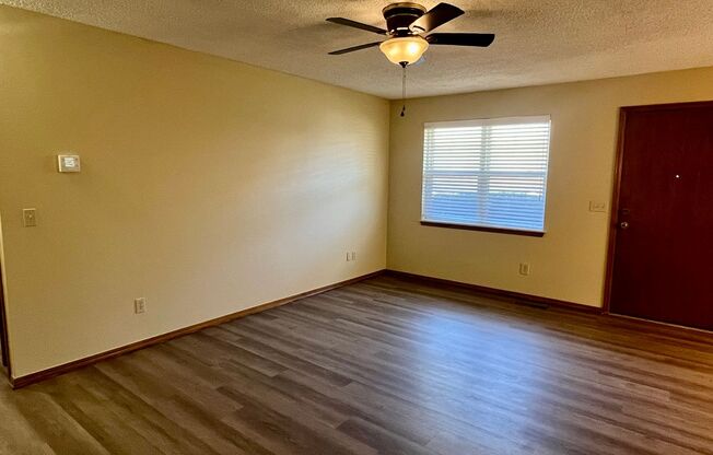 2 beds, 1 bath, $1,395