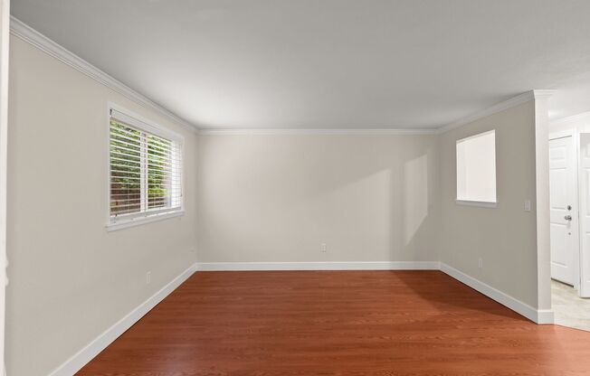 Charming 3-Bedroom, 2-Bathroom Lower Unit Near Multnomah Village
